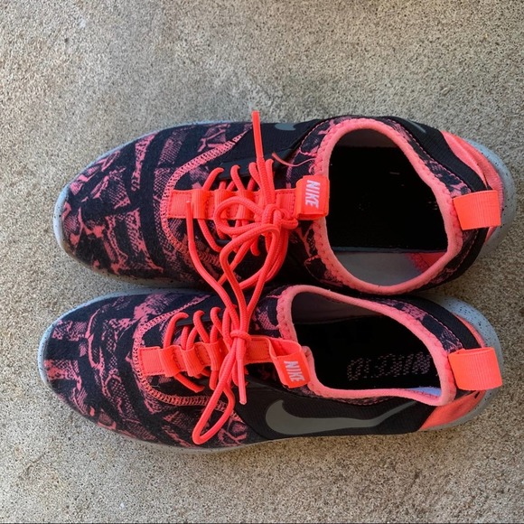 Nike iD Roshe One Running Athletic Shoe Pink Black - Picture 3 of 7